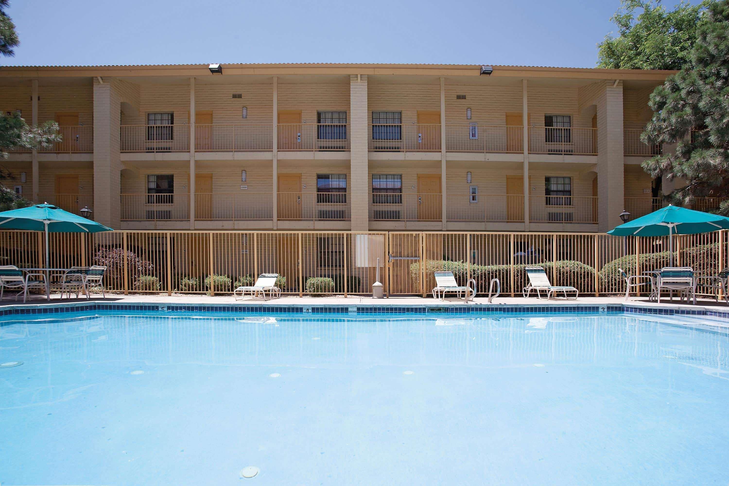 La Quinta Inn By Wyndham Denver Golden Ngoại thất bức ảnh